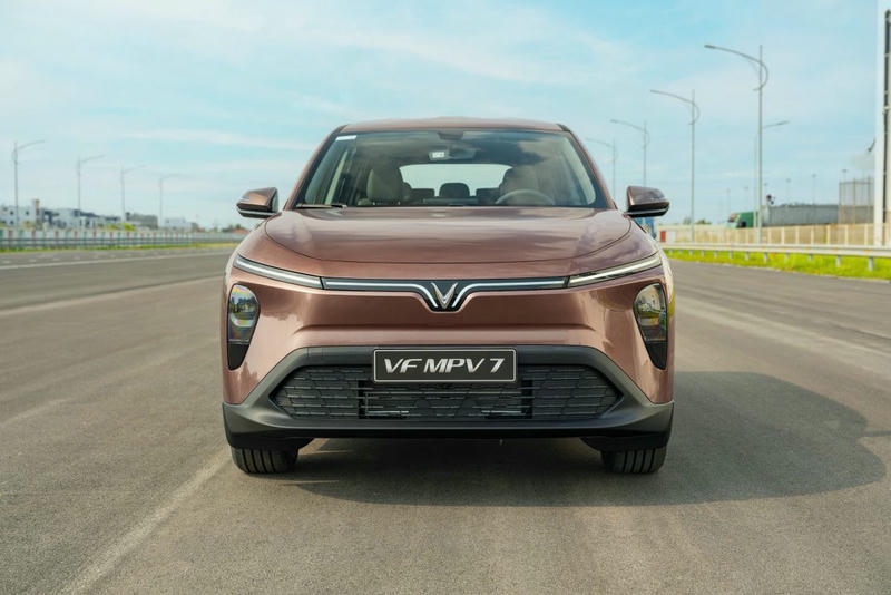 VinFast MPV7