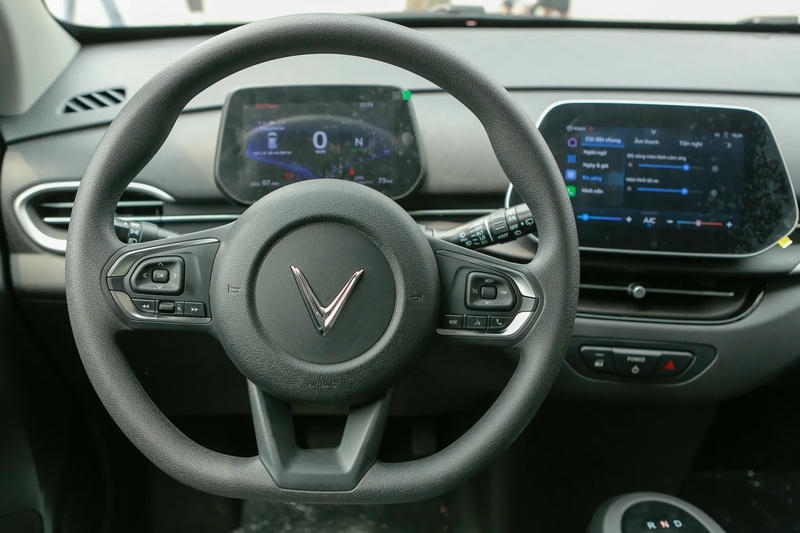 man hinh truoc volang