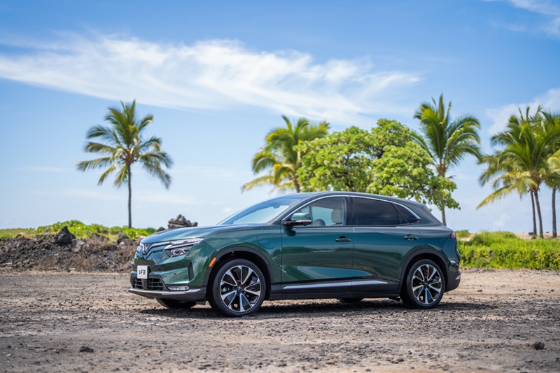 Vinfast vf8 ngoài trời