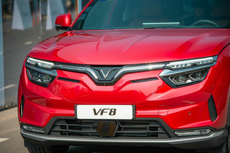 đầu xe vinfast vf8