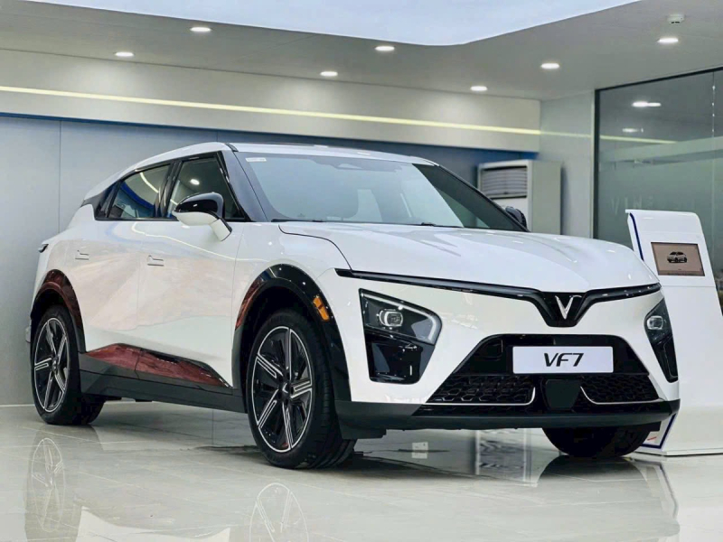 VinFast VF7 Plus